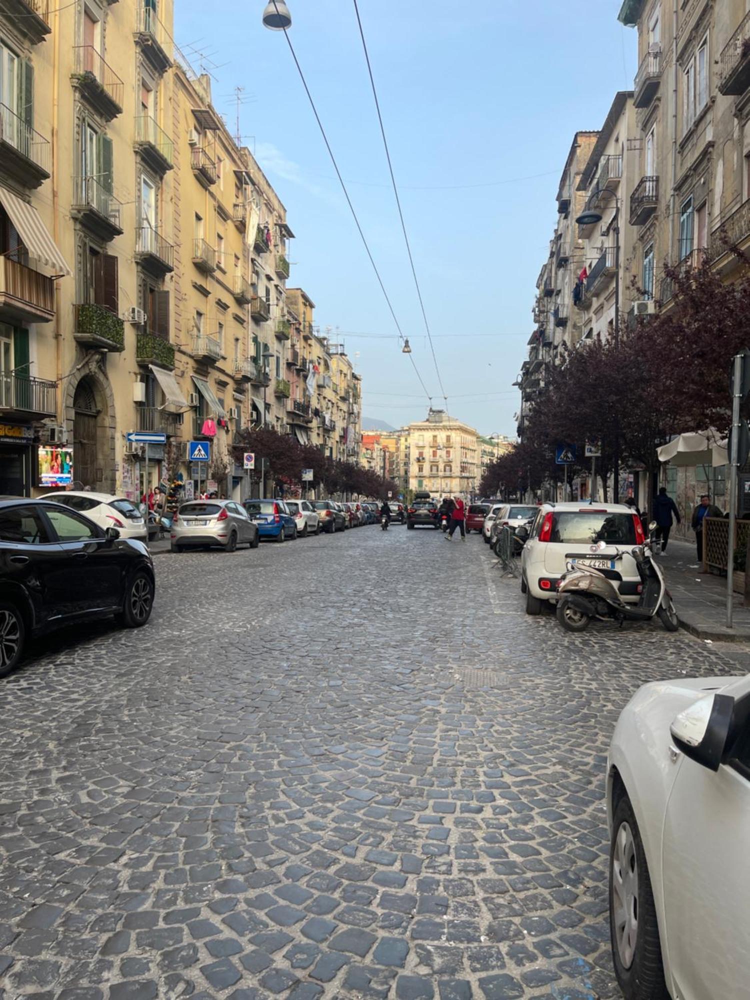 B&B Vittoria Napoli Bagian luar foto