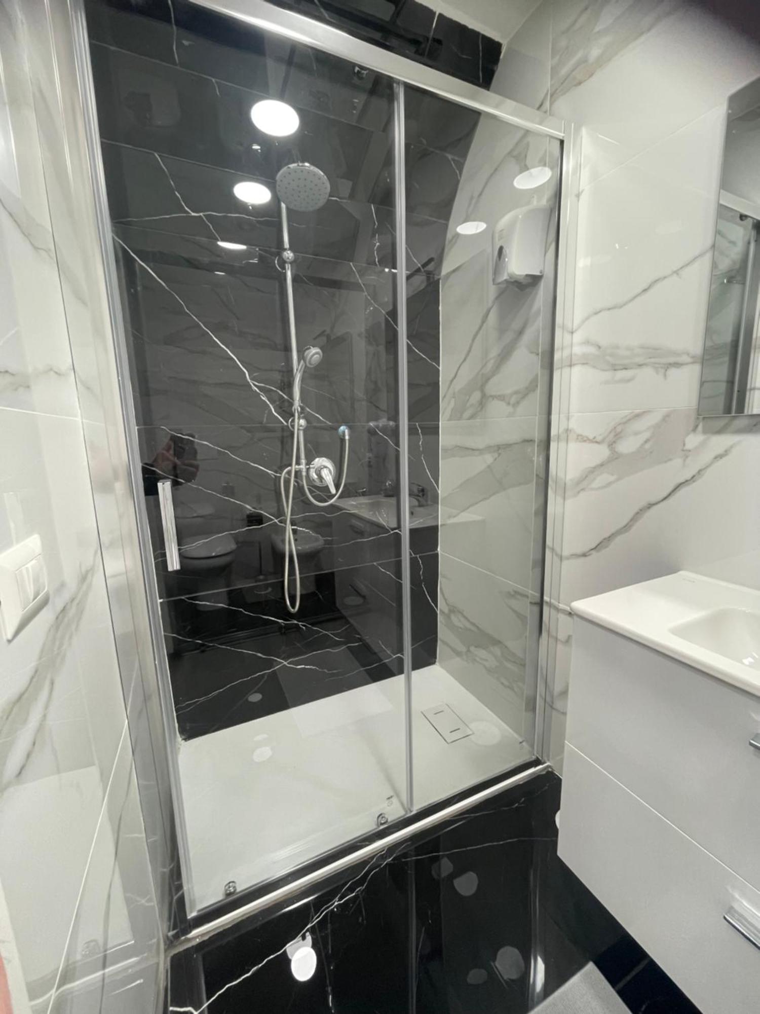 B&B Vittoria Napoli Bagian luar foto